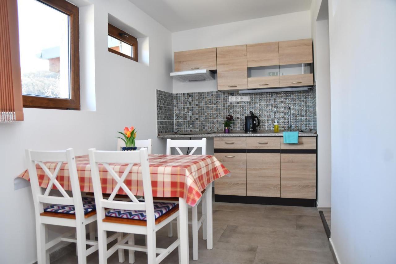Foeveny Apartmanok Balatonfuzfo Exterior foto