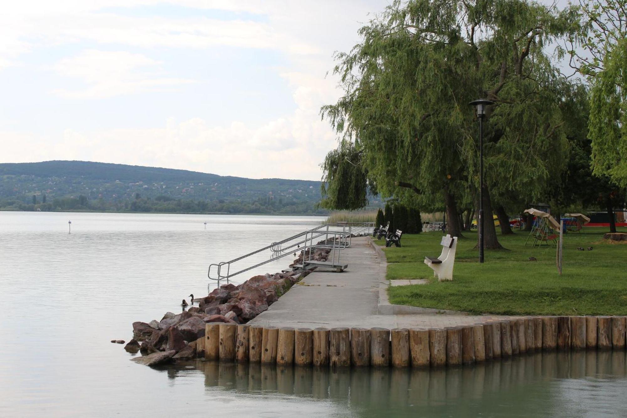 Foeveny Apartmanok Balatonfuzfo Exterior foto