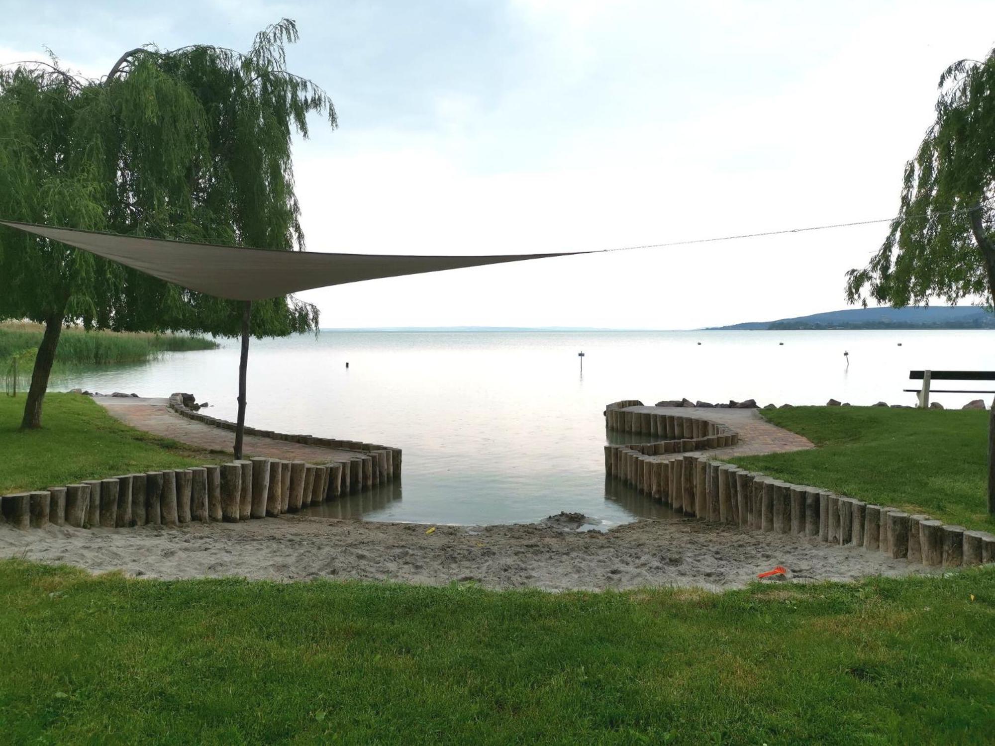 Foeveny Apartmanok Balatonfuzfo Exterior foto